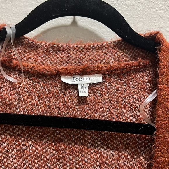 JODIFL , Sierra Valley Aztec rust Cardigan - Picture 2 of 5